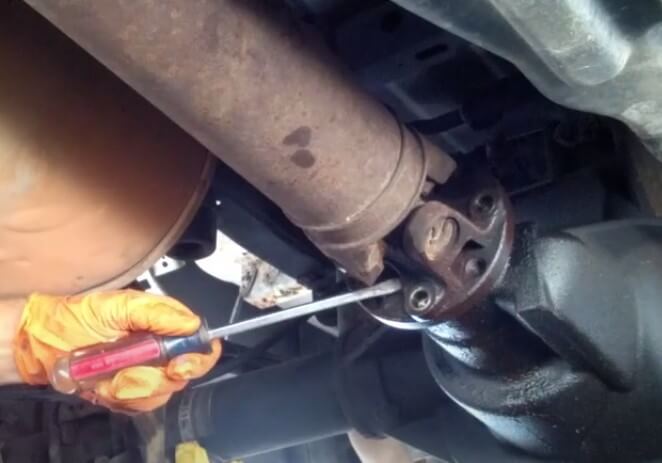 How to Take Out a Drive Shaft